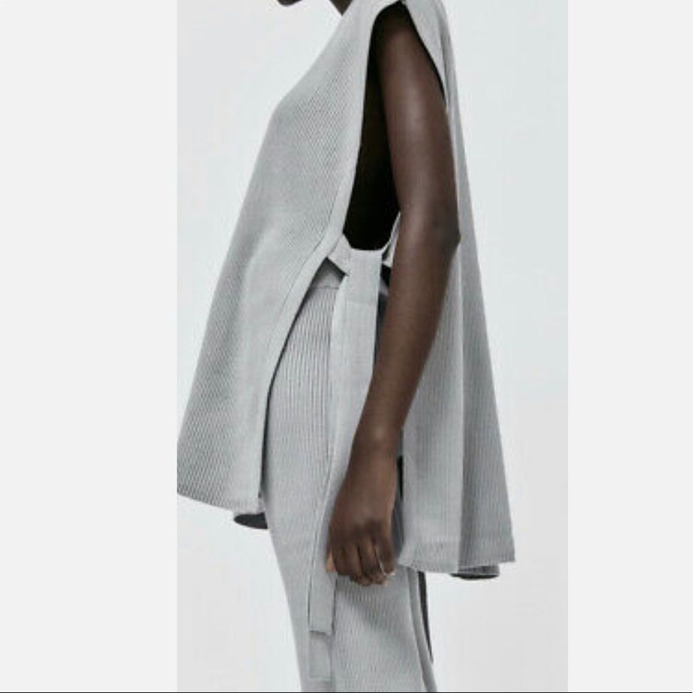 [NEW / ZARA] GREENISH GREY BOWS KNIT VEST